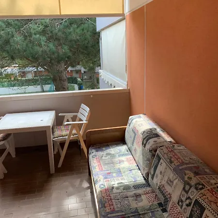 Monolocale Con Terrazza E Piscina アパート